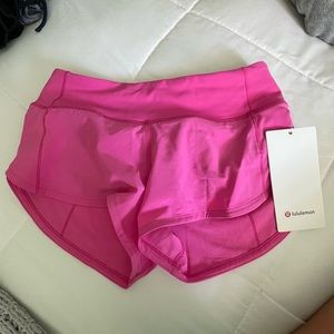 Lululemon Sonic Pink Speed Up Short 2.5”!!